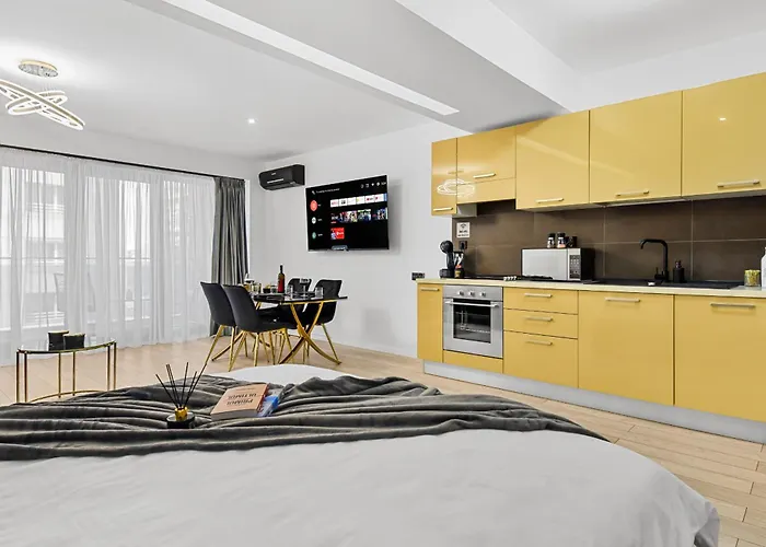 Central Deluxe By Rh Living