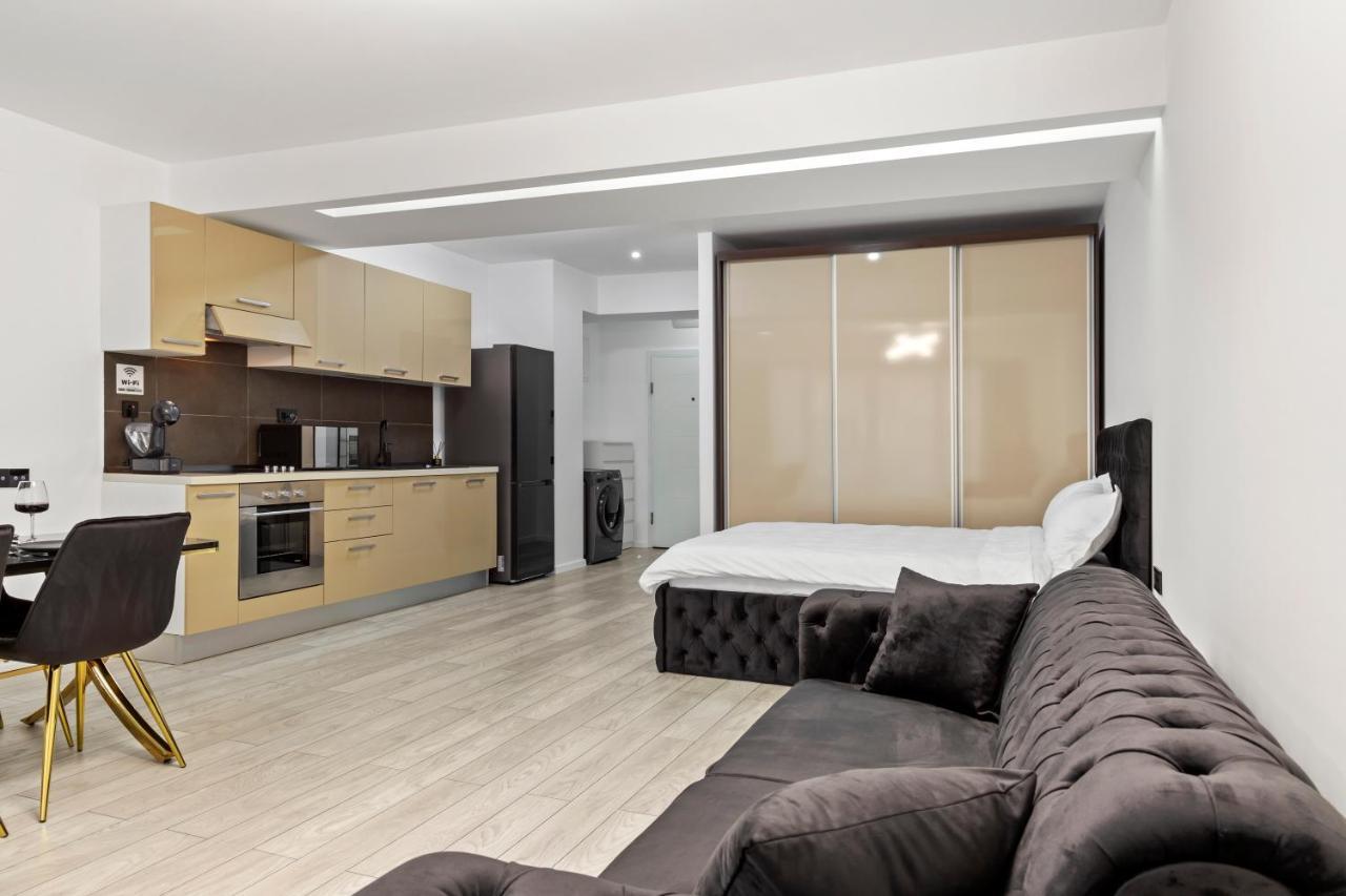 Deluxe By Rh Living Bucarest